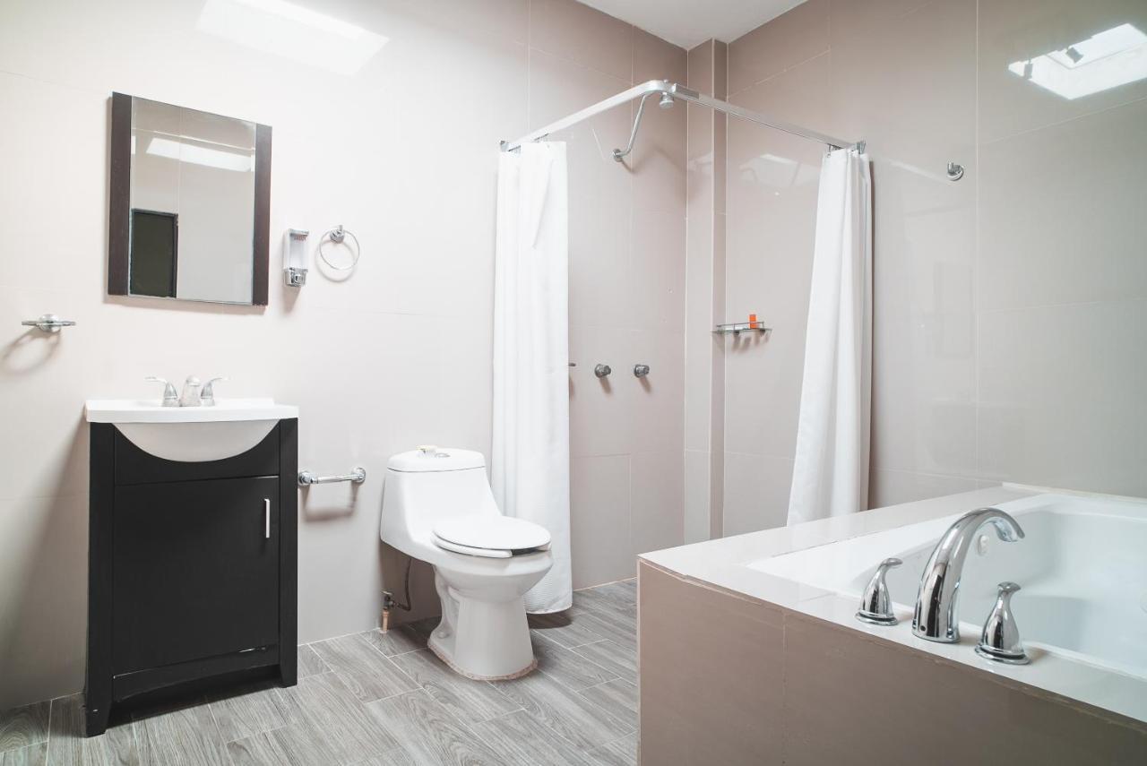 Oyo Hotel Home Express Tuxtla Gutiérrez Buitenkant foto